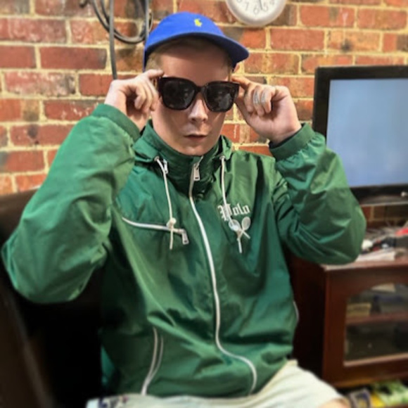 Meet your Posher, Tyson - Picture 1 of 1